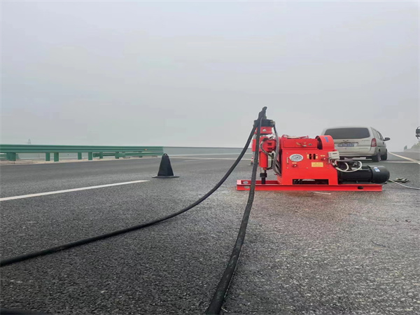 平和马路路基路面开裂下沉注浆加固灌浆