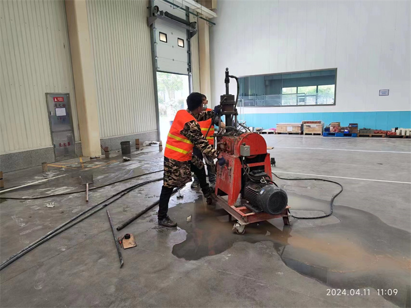 平和厂房地面下沉塌陷注浆加固施工